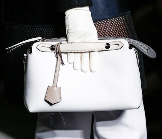 600x580