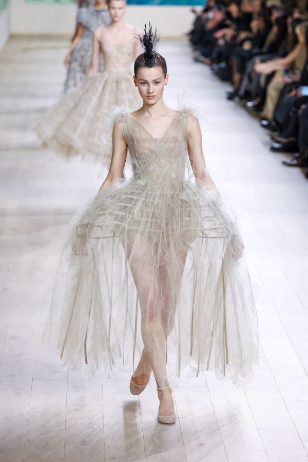 Dior-spring-2025-couture-10-LN.jpg 600x400