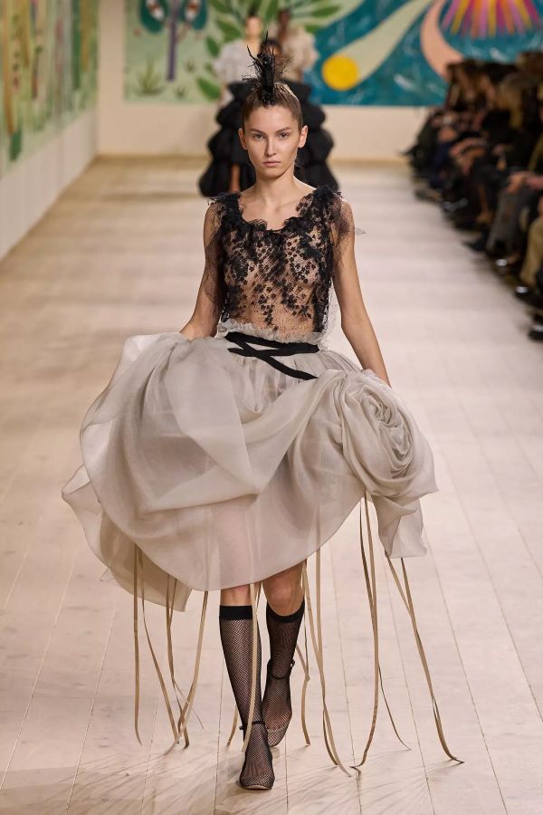 Dior-spring-2025-couture-12-LN.jpg 600x400