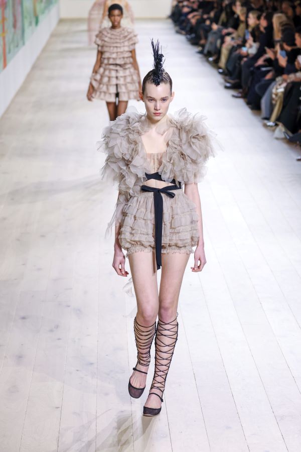 Dior-spring-2025-couture-14-LN.jpg 600x400