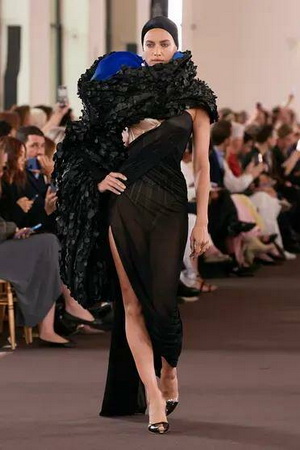 Paris-Fashion-Week-2023-1+ 600x400