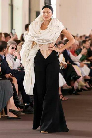 Paris-Fashion-Week-2023-5+.jpg 600x400