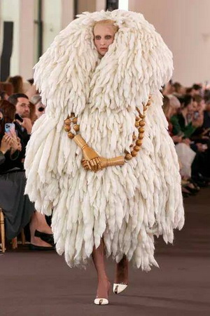 Paris-Fashion-Week-2023-7+.jpg 600x400