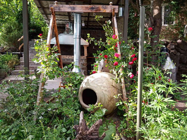 Vagharshyan-garden-11-LN 600x580