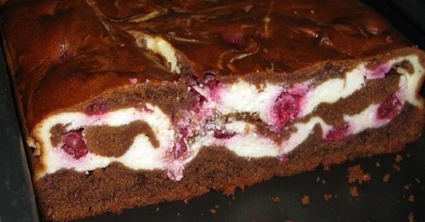 brownie-s-vishnej-i-tvorogom-1-LN 600x580