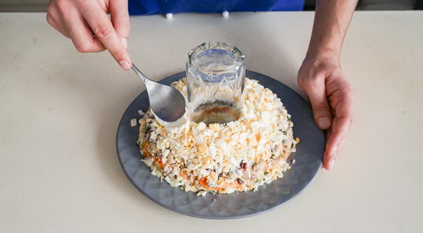 salat-granatovyi-braslet-10-LN.jpg 600x400