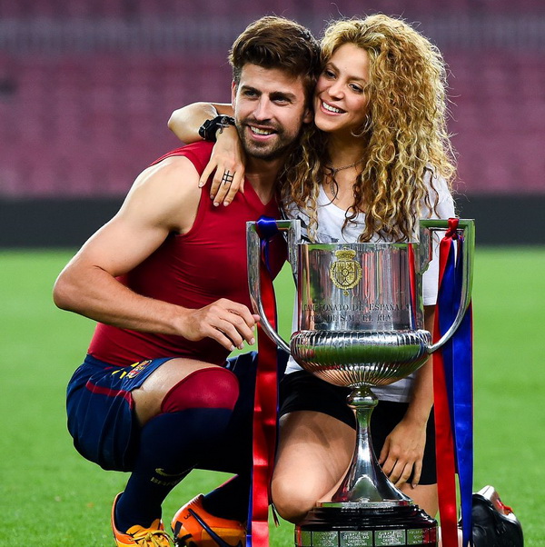 shakira-3-LN.jpg 600x400