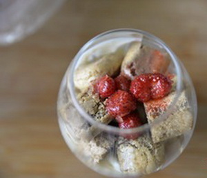tiramisu-s-klubnikoy-10-LN.jpg 600x580