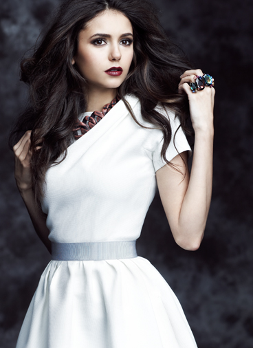 Nina Dobrev 600x580