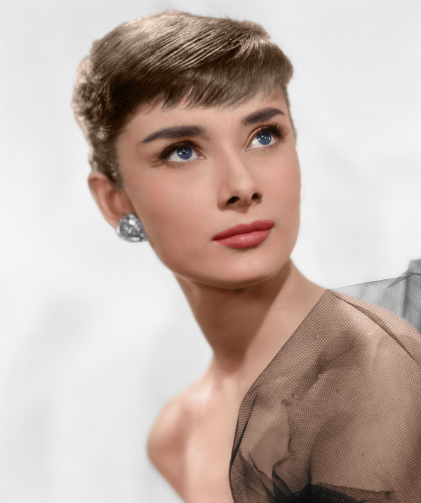 Audrey-Hepburn-2.jpg 600x580