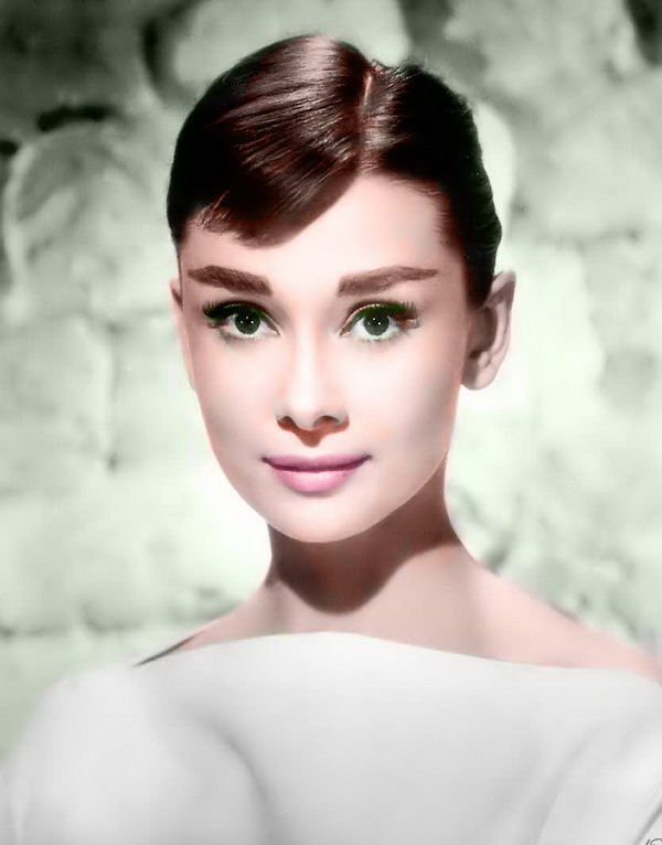 Audrey-Hepburn-3.jpg 600x580