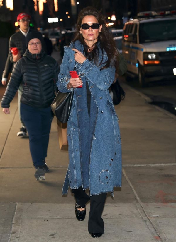 Katie Holmes-LN 600x400