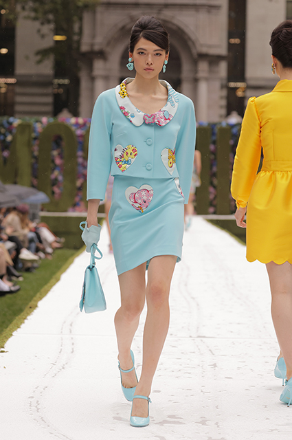 Moschino-11-LN.jpg 600x400