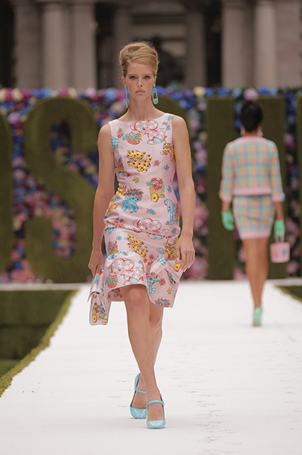 Moschino-12-LN.jpg 600x400