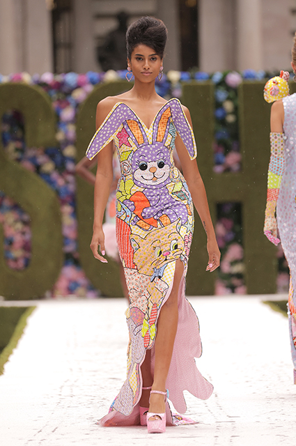 Moschino-7-LN.jpg 600x400