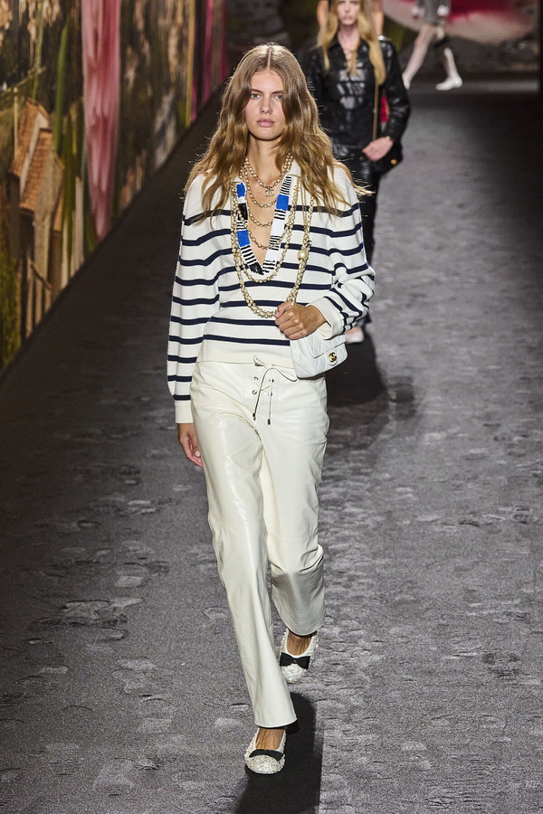 Paris-Fashion-Week-010-LN.jpg 600x400