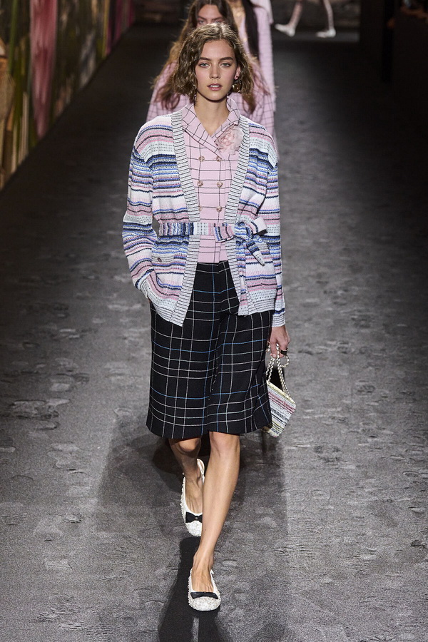 Paris-Fashion-Week-03-LN.jpg 600x400