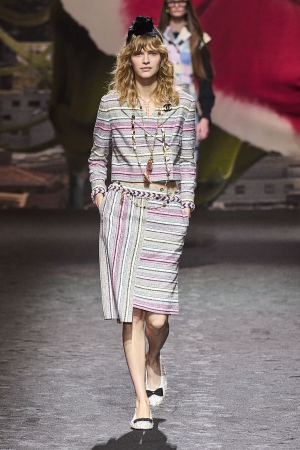 Paris-Fashion-Week-06-LN.jpg 600x400
