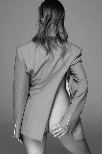 Rosie-Alice-Huntington-Whiteley-6-LN.jpg 600x400