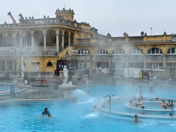 Széchenyi Thermal Baths-4-LN.jpg 300x400