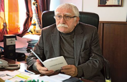 armen-djigarkhanyan-4-LN.jpg 600x400