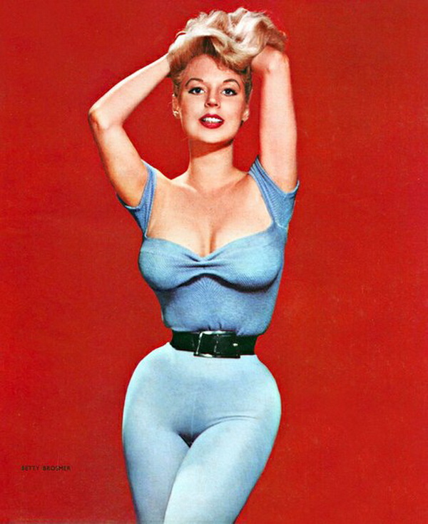 /images/mixed/betty_brosmer_4.jpg 600x580