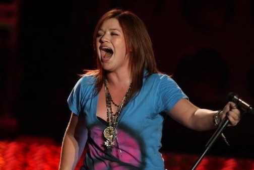 kelly clarkson 600x580