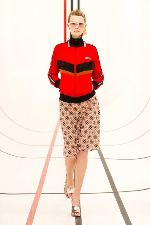 moda-2021-3-2-LN.jpg 600x400