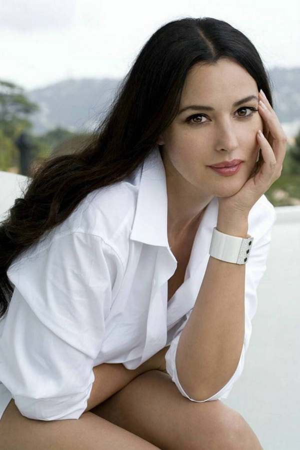 /images/mixed/monica_beluchi-12-LN.jpg 600x580