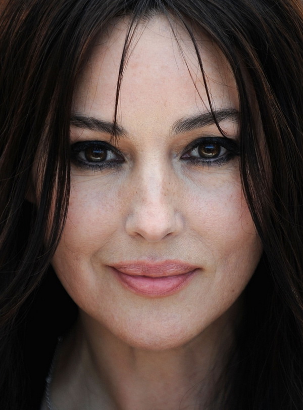 /images/mixed/monica_beluchi-13-LN.jpg 600x580