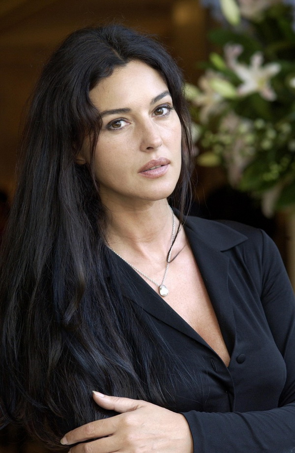 /images/mixed/monica_beluchi-8-LN.jpg 600x580