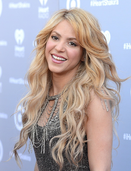 shakira-40-3-LN.jpg 600x580
